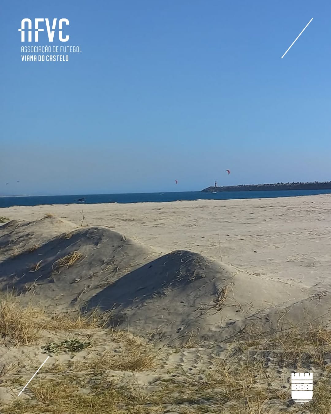  Já começou a construção do Campo de Futebol de Praia do Coral