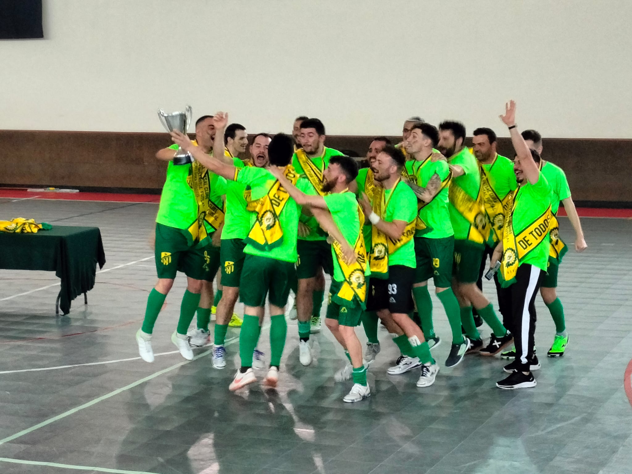 A equipa de Seniores Masculina do Cerveira Futsal está de parabéns pelo Titulo de Campeões AFVC 2024/2025