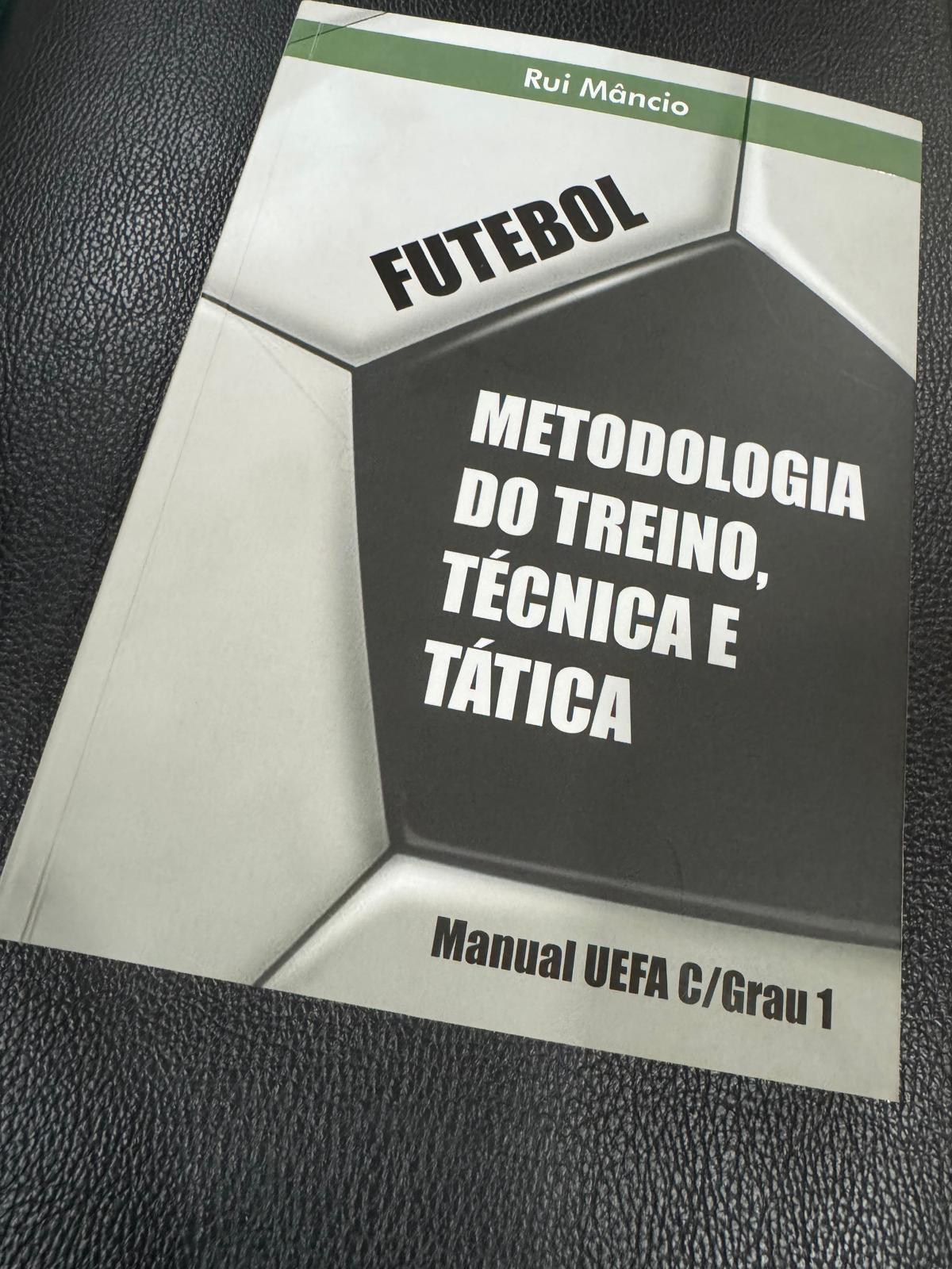 A Associação de Futebol de Viana do Castelo (AFVC) recebeu, na quinta-feira, 30 de outubro, o professor Arnaldo Cunha e tambem Rui Mâncio, autor da obra “Metodologia do Treino, Técnica e Tática”, num encontro marcado pela partilha de conhecimento e valorização da formação técnica no futebol